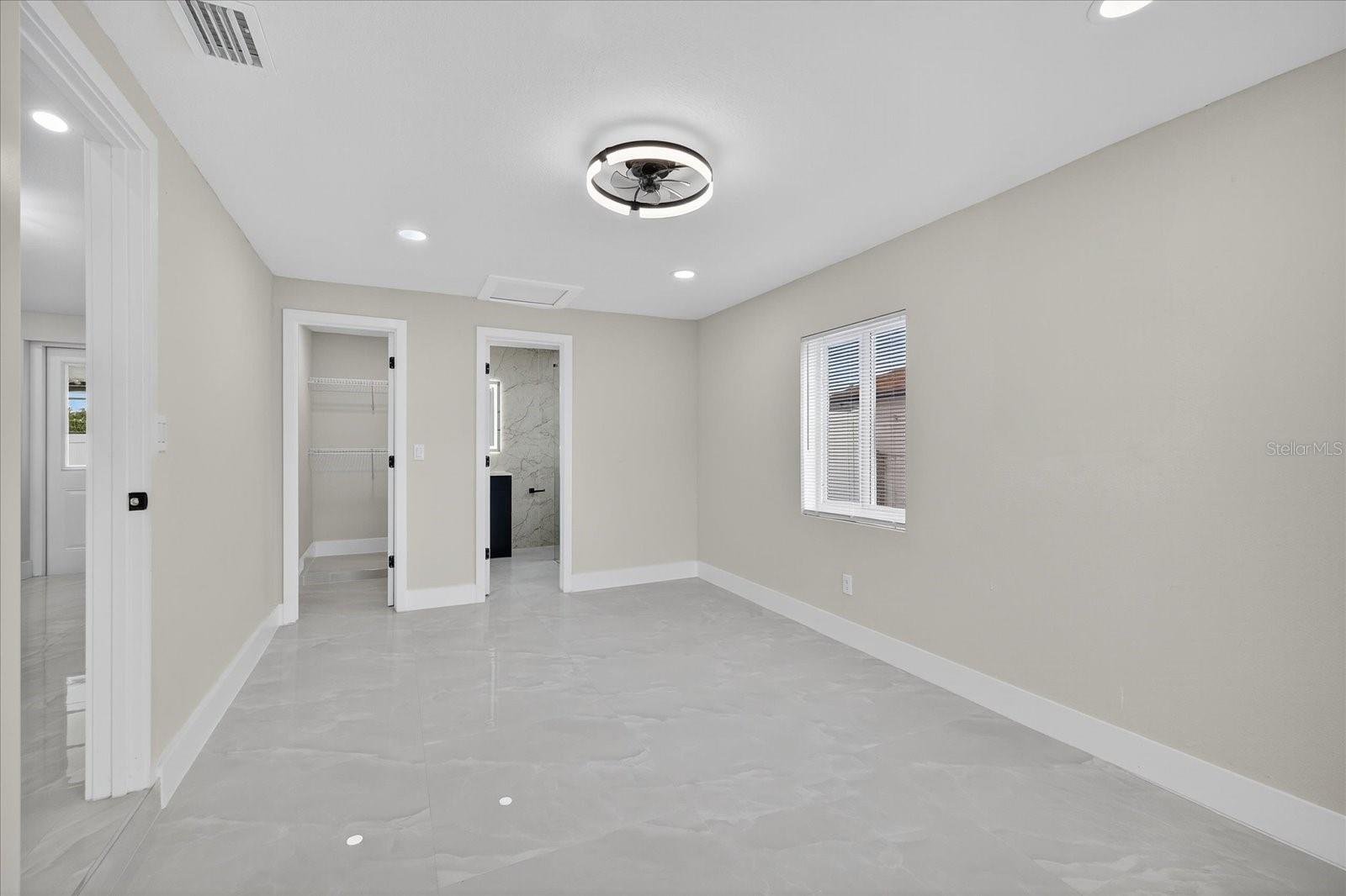 Image 21 of 36 For 6715 Willow Spring Court