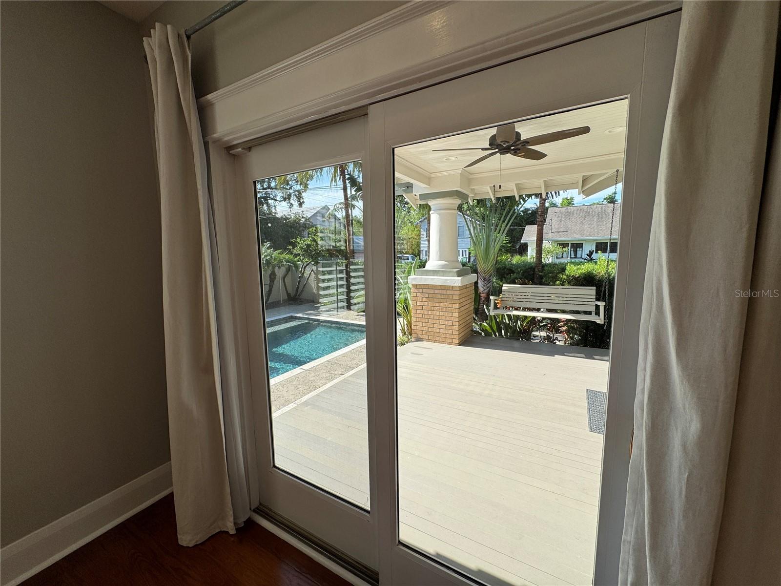 Listing photo id 38 for 5301 Branch Avenue