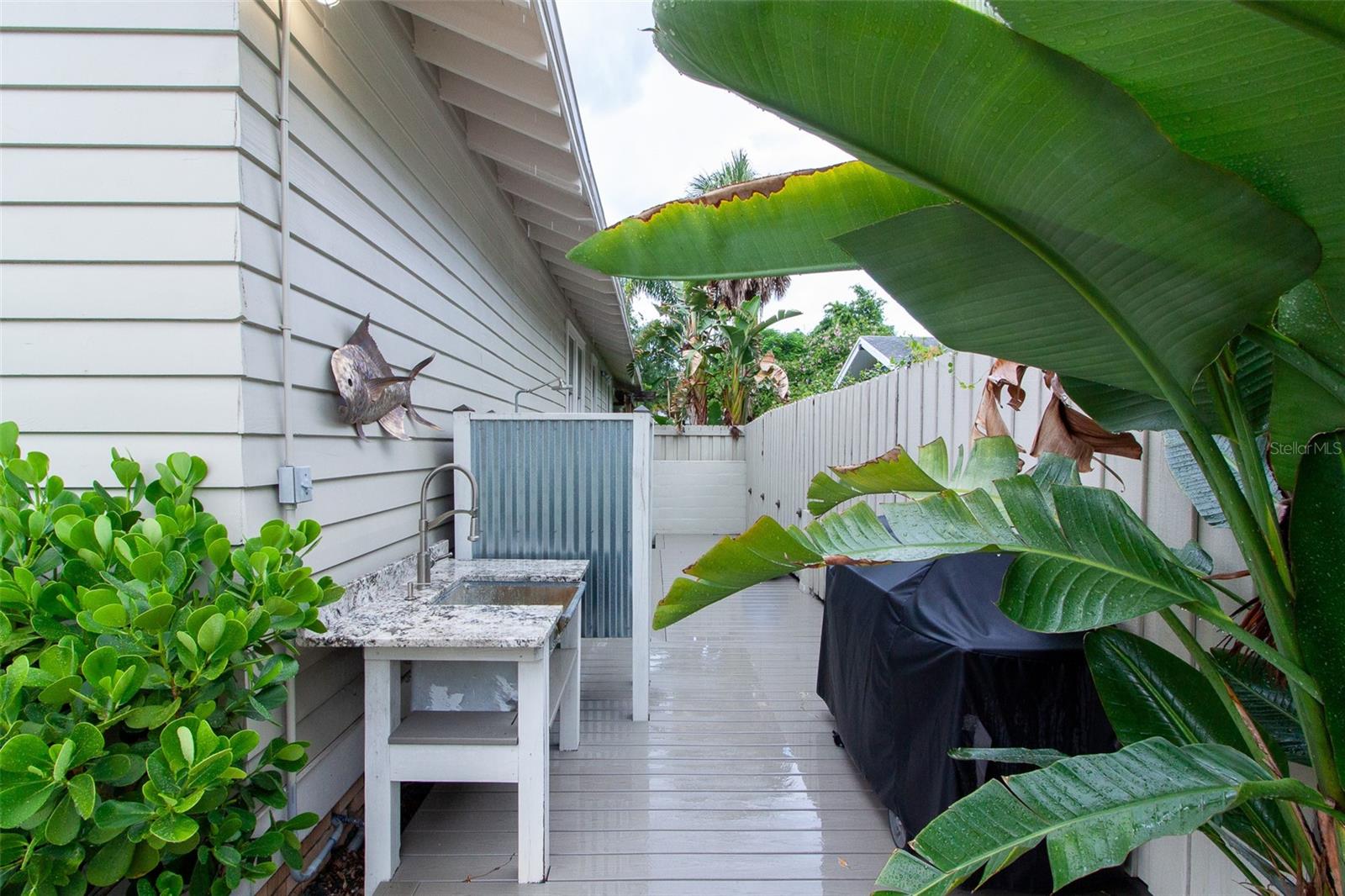 Listing photo id 46 for 5301 Branch Avenue