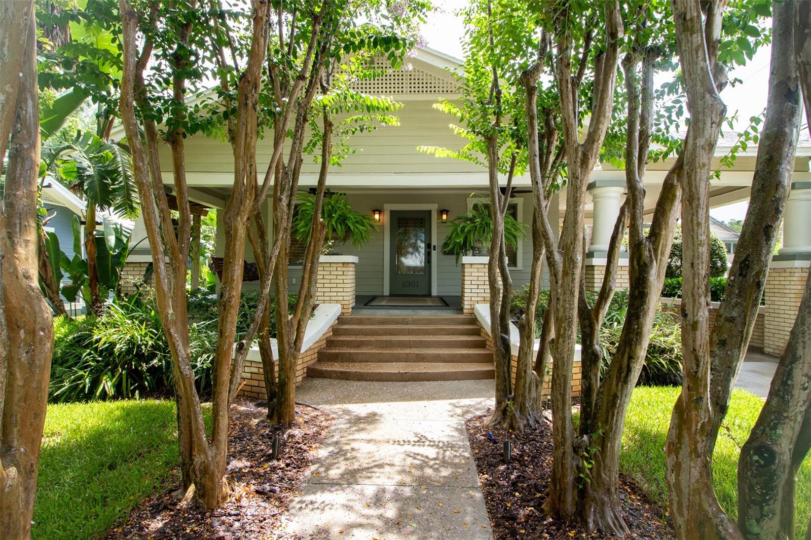 Listing photo id 3 for 5301 Branch Avenue