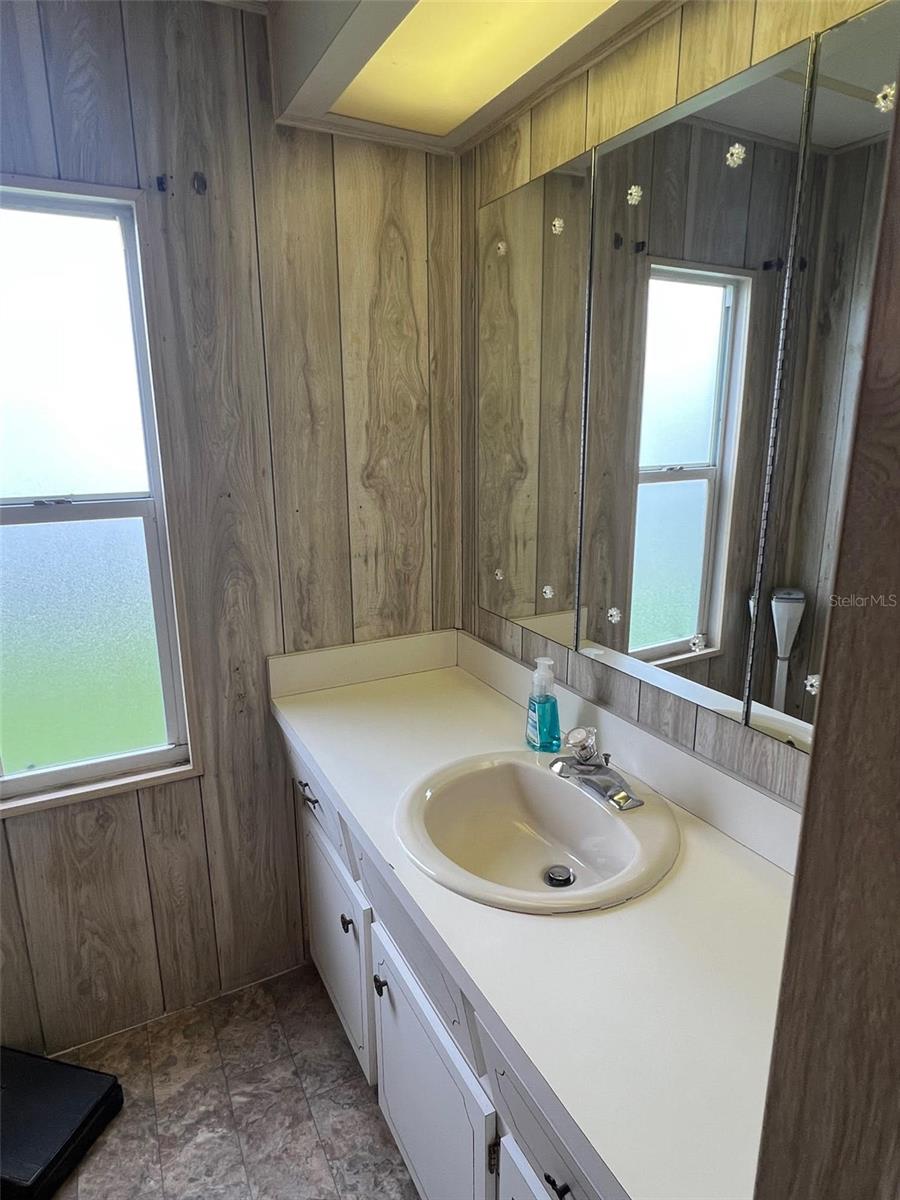 Image 21 of 28 For 760 Royal Palm Circle