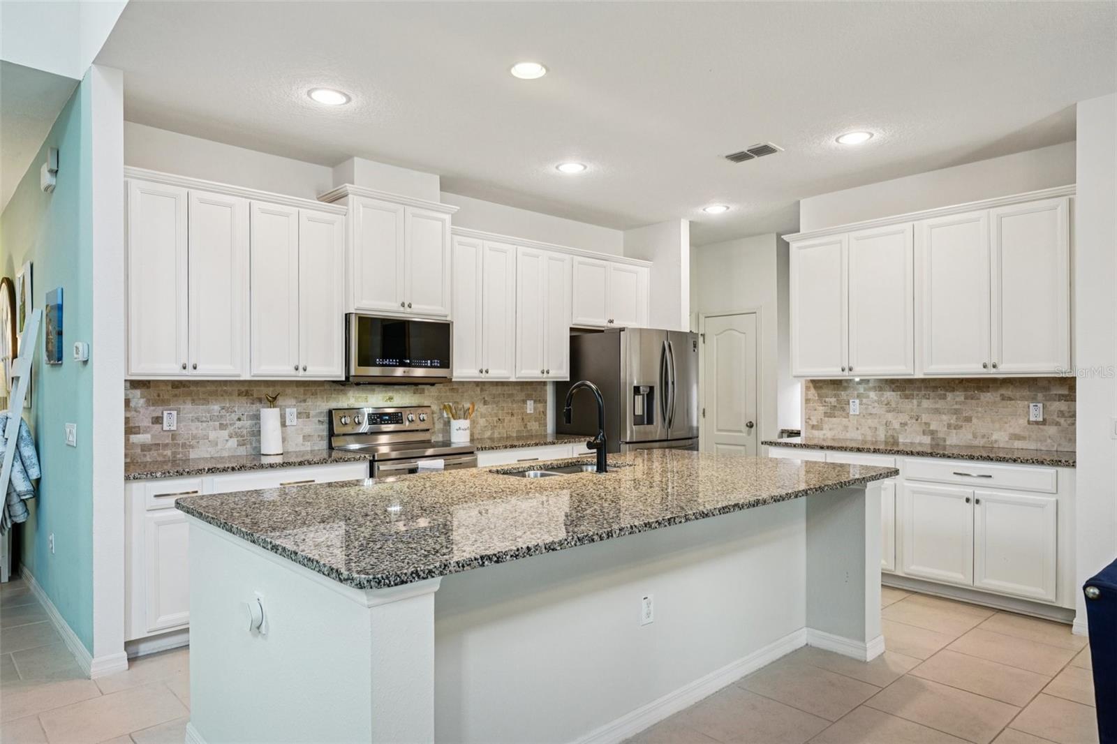 Listing photo id 21 for 7722 Tangle Rush Drive