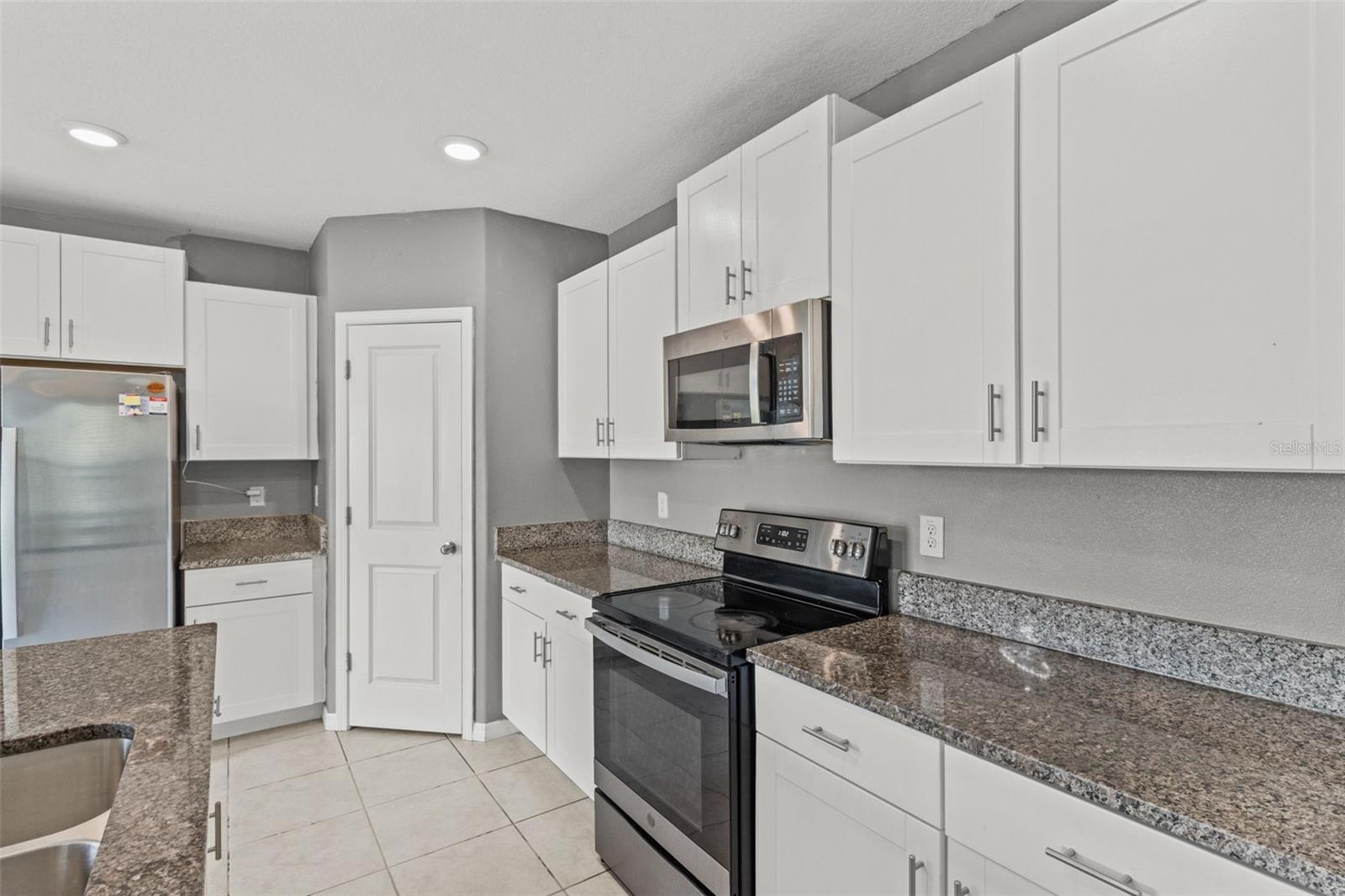 Image 13 of 37 For 16671 Kingman Reef Street