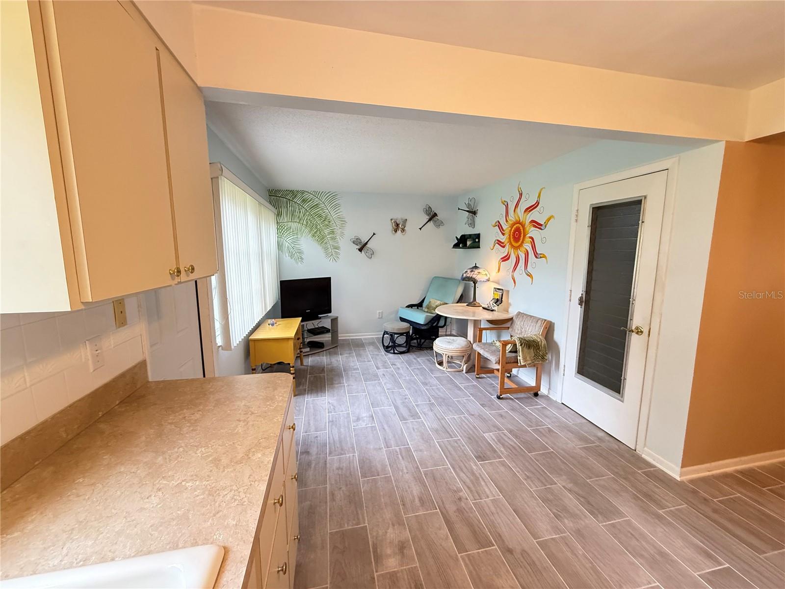 Image 10 of 42 For 8215 Burgundy Drive N 8215