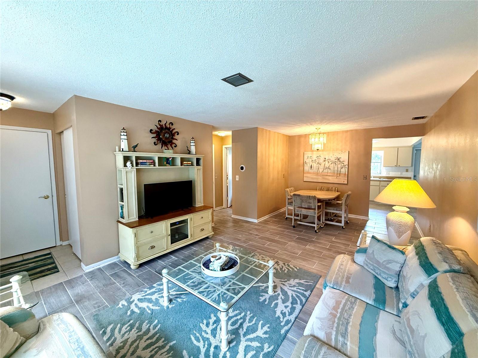 Image 5 of 42 For 8215 Burgundy Drive N 8215