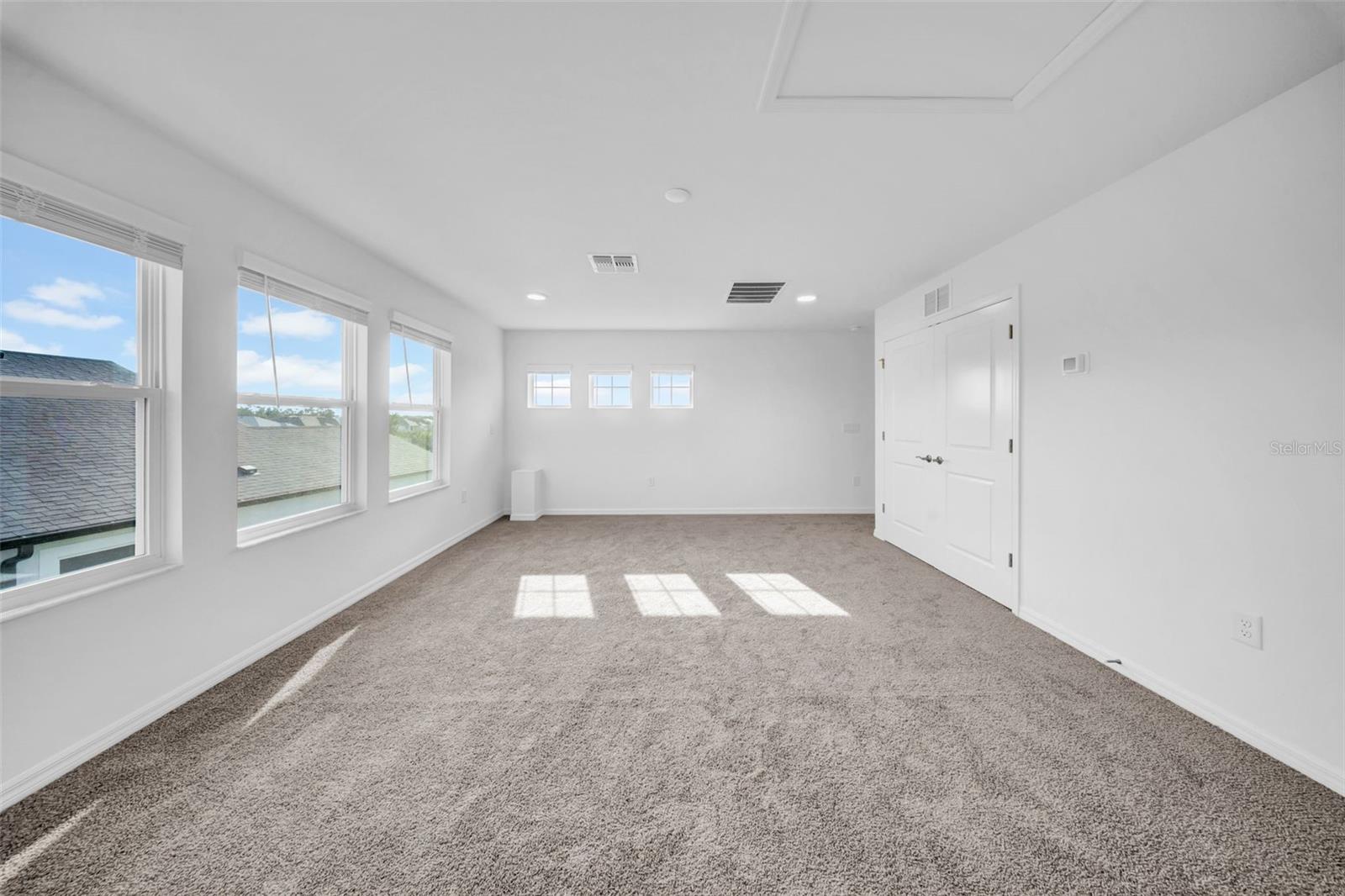 Image 72 of 86 For 5841 Riverston Avenue