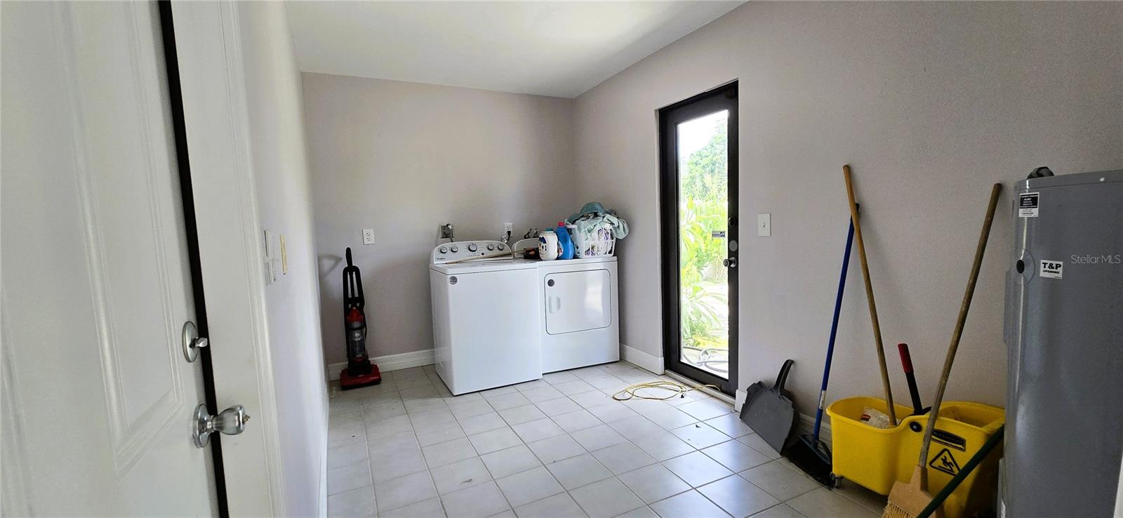 Image 22 of 29 For 1031 Averly Street