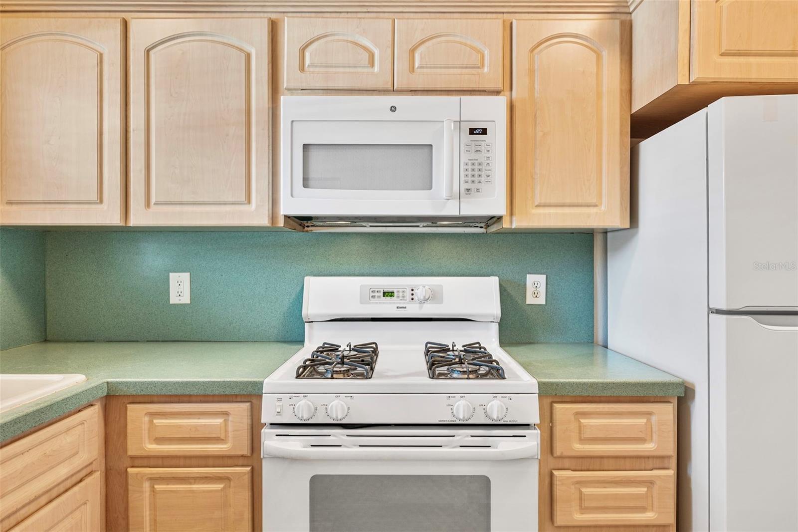 Image 6 of 22 For 5603 80th Street N 202