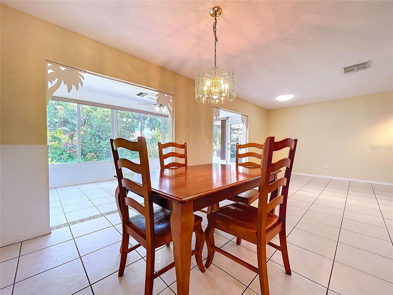 Image 10 of 67 For 505 Foxglove Circle B