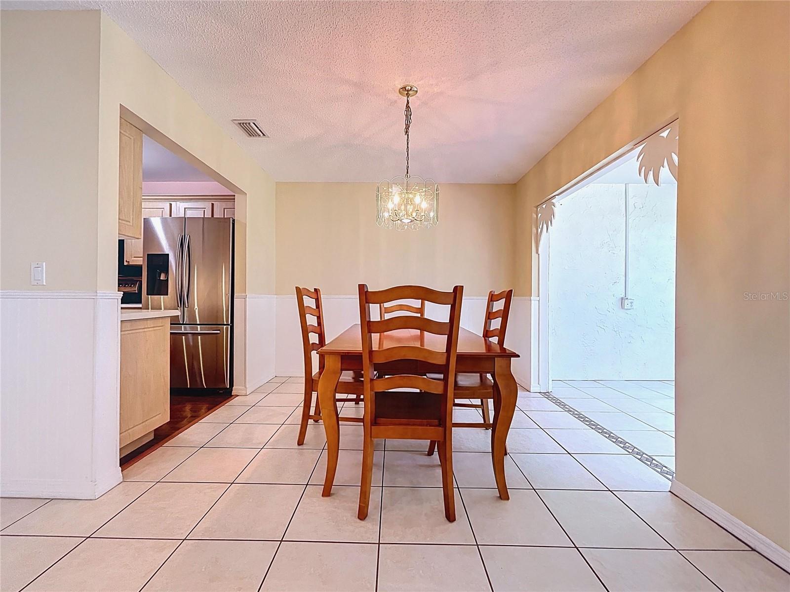 Image 11 of 67 For 505 Foxglove Circle B