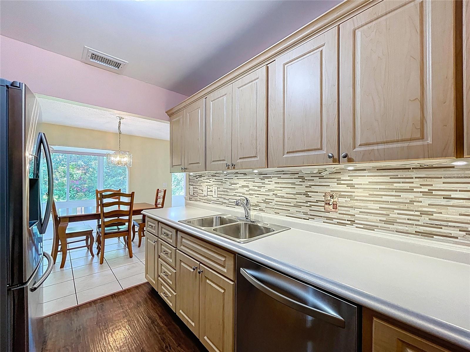 Image 12 of 67 For 505 Foxglove Circle B