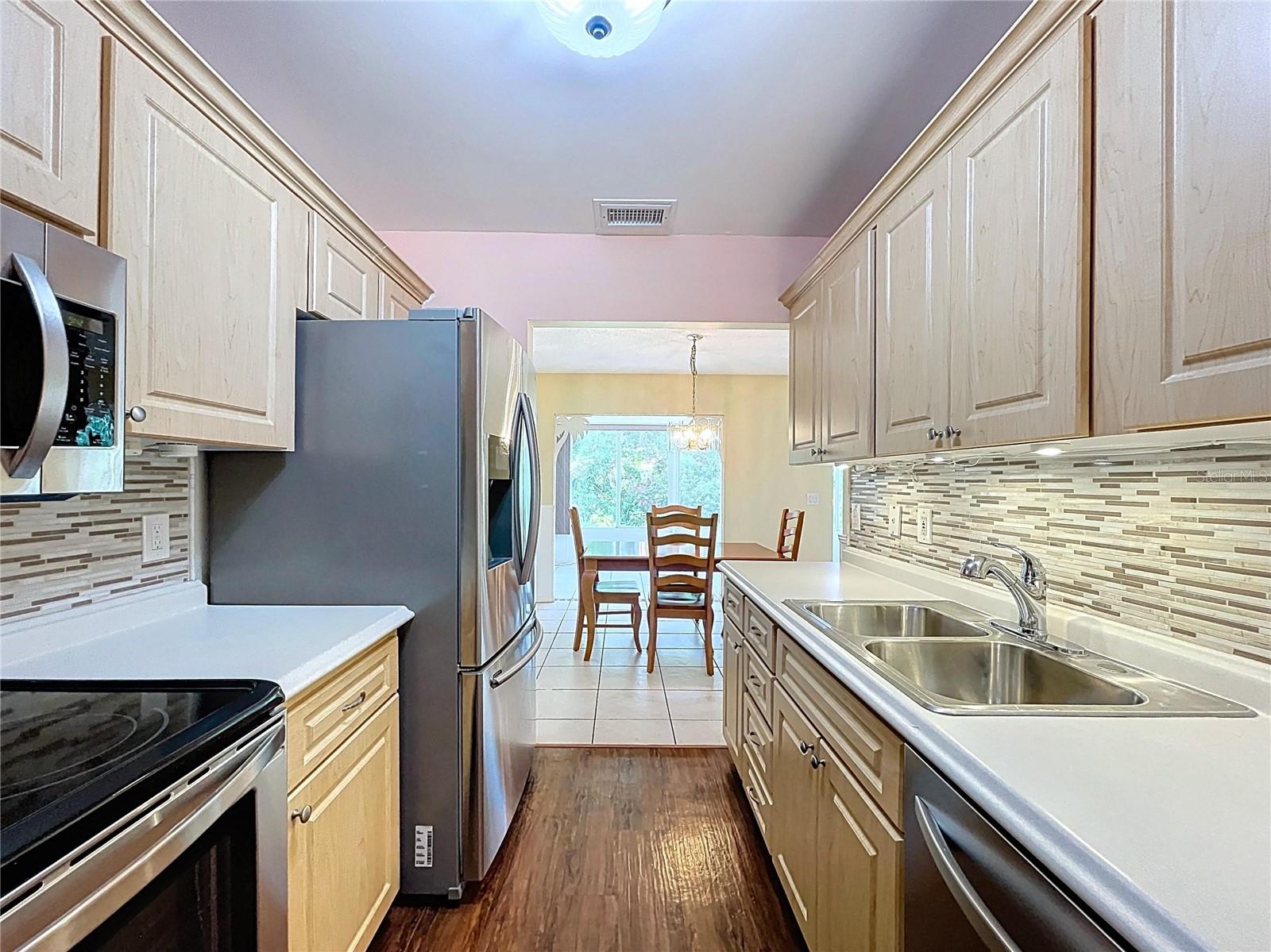 Image 15 of 67 For 505 Foxglove Circle B