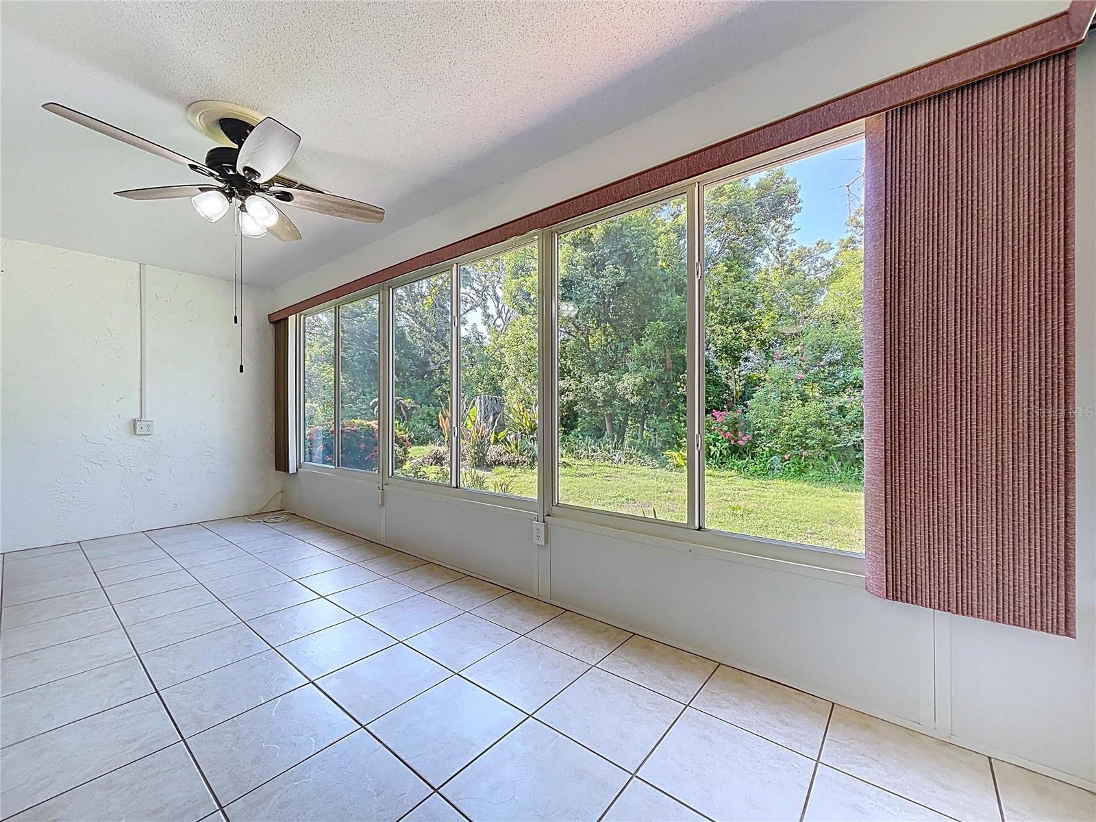 Image 21 of 67 For 505 Foxglove Circle B