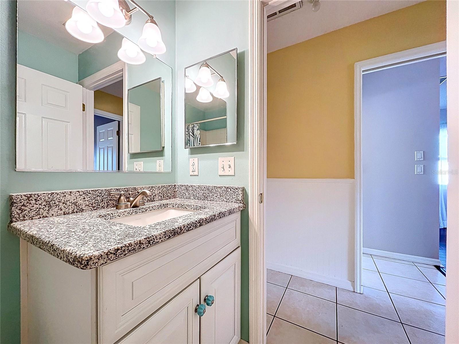 Image 30 of 67 For 505 Foxglove Circle B