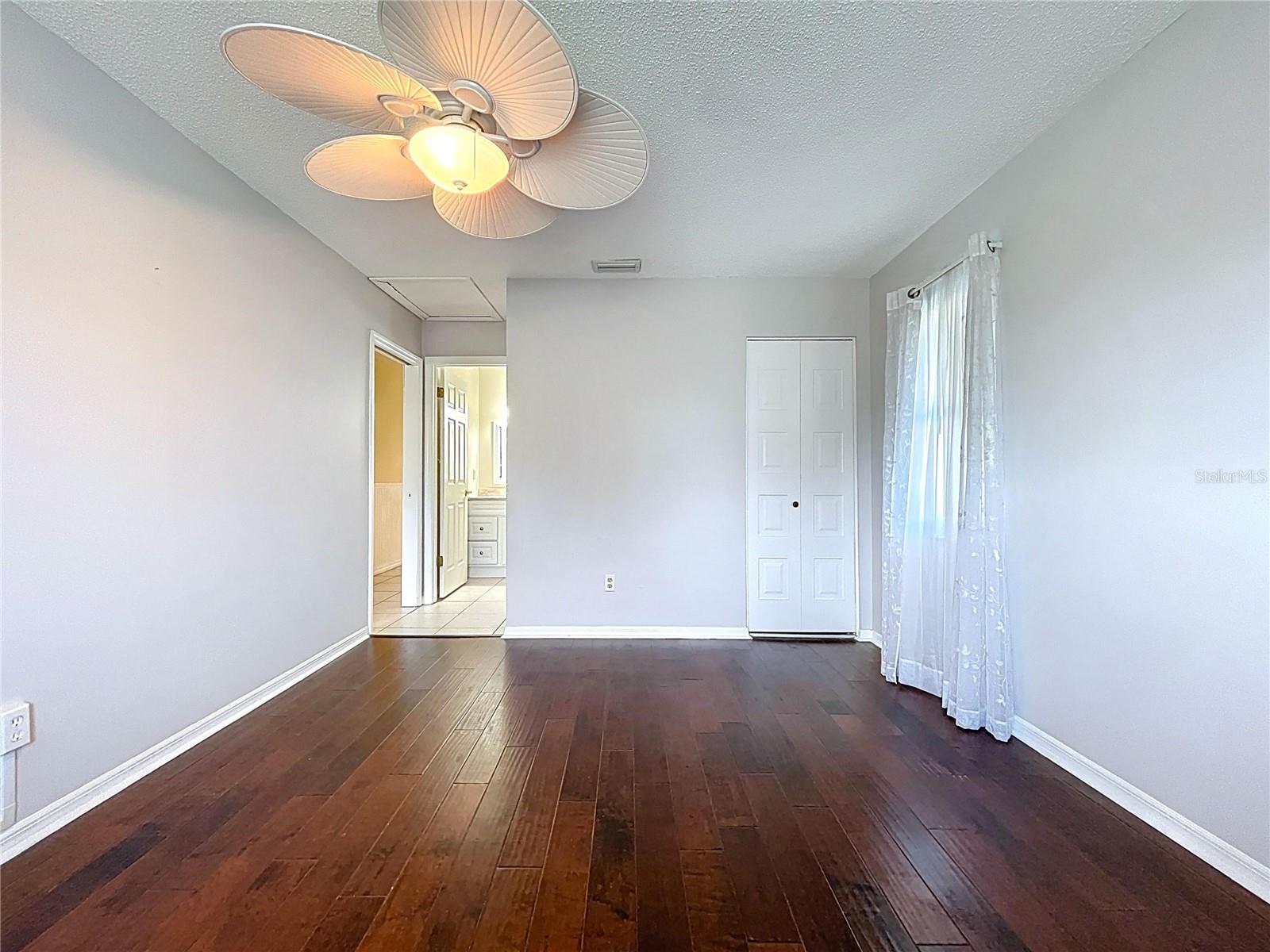 Image 31 of 67 For 505 Foxglove Circle B