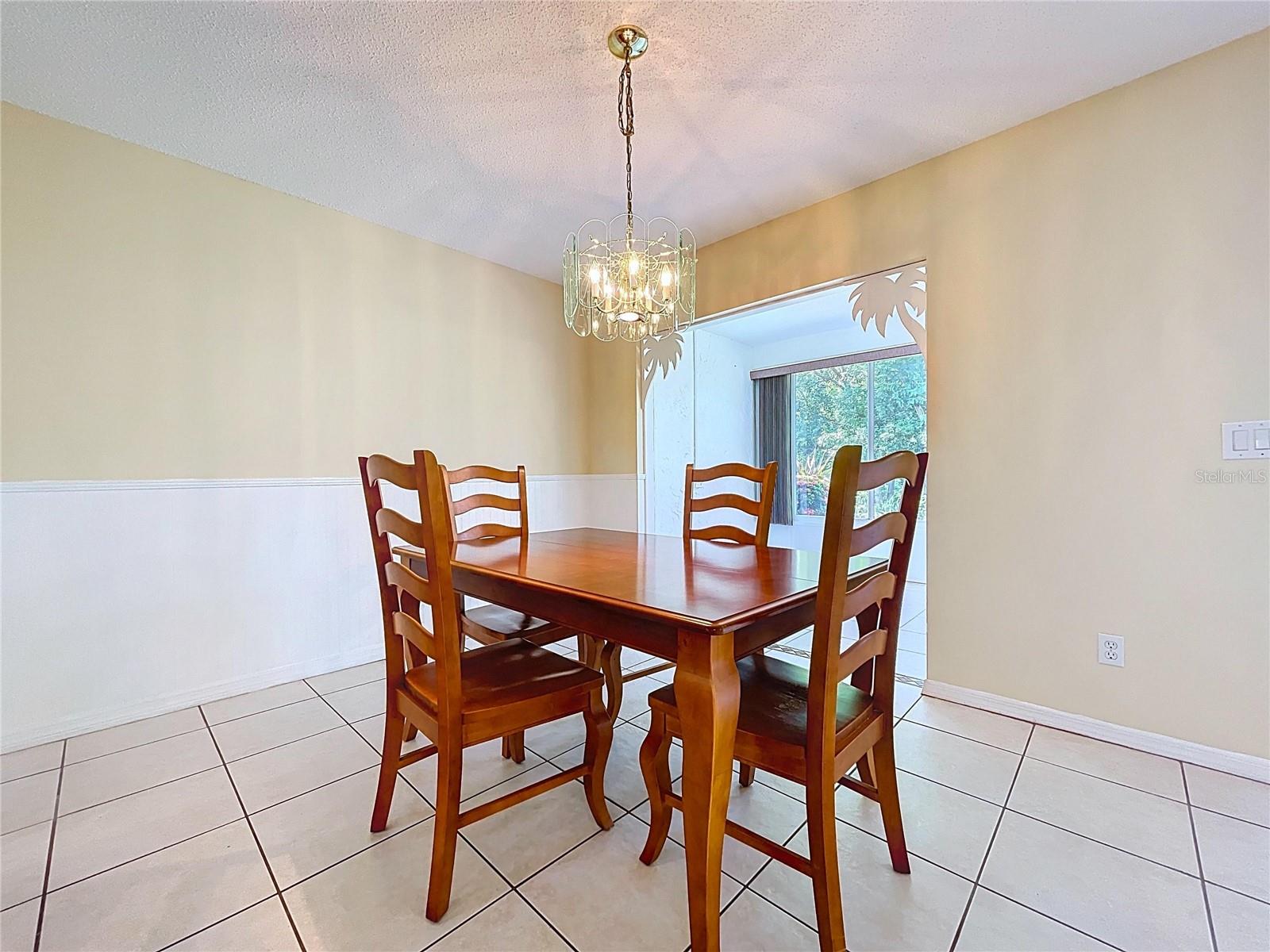 Image 4 of 67 For 505 Foxglove Circle B