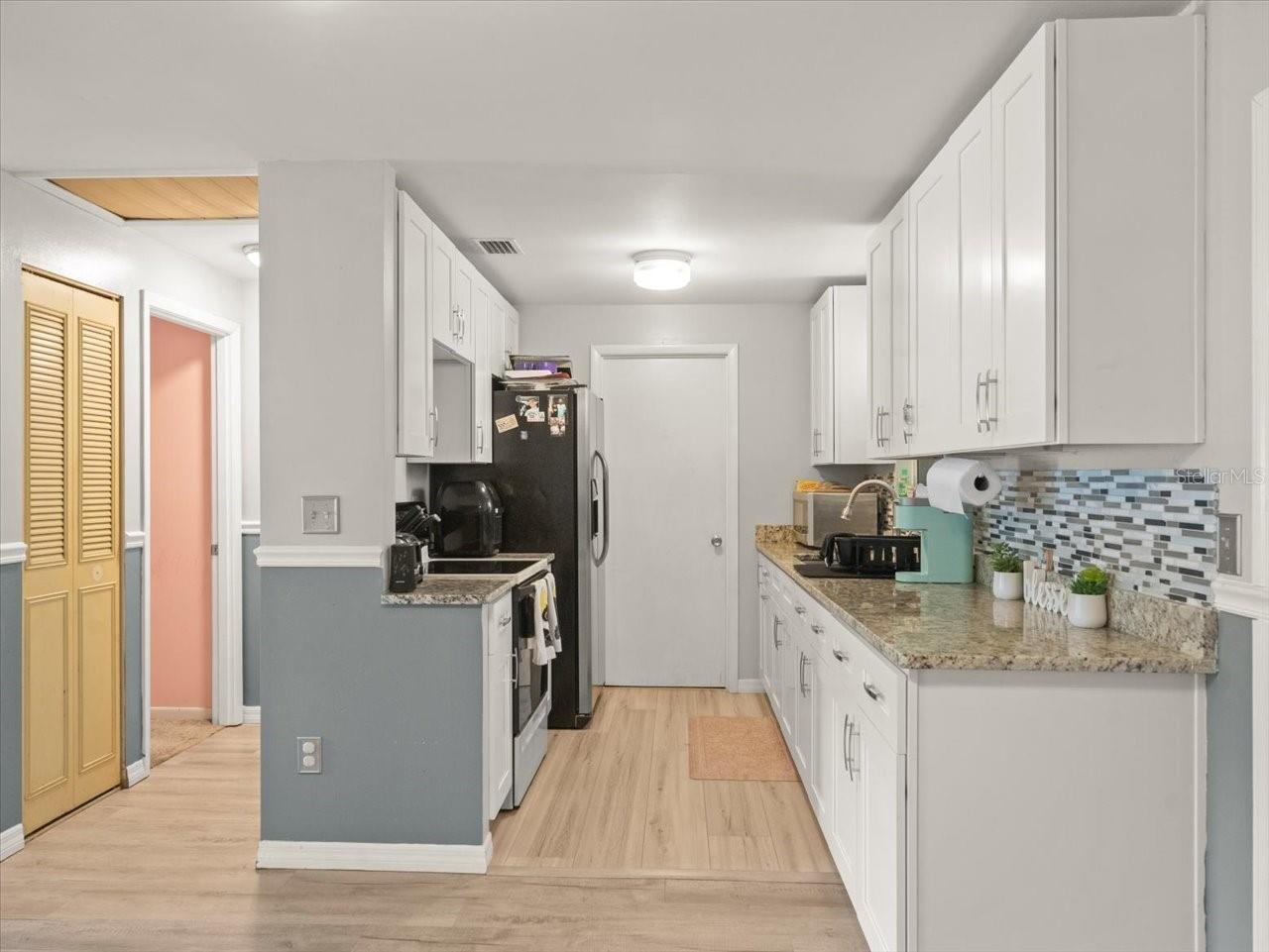 Image 10 of 42 For 9339 Miracle Drive