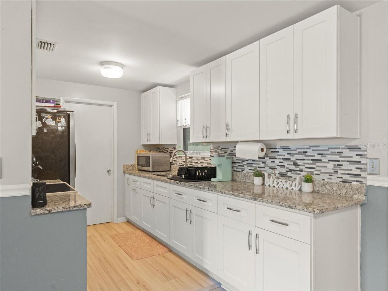 Image 12 of 42 For 9339 Miracle Drive