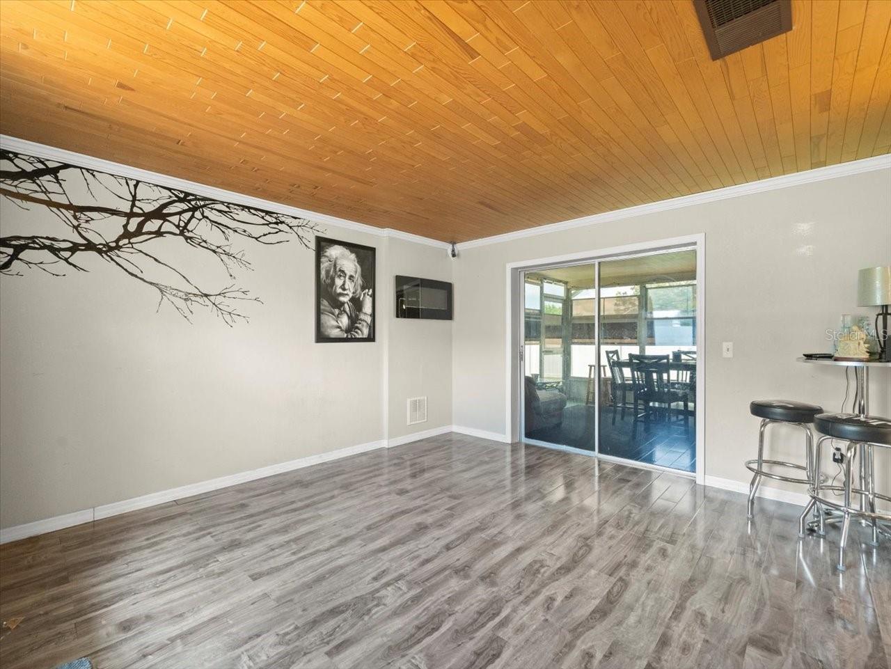 Image 18 of 42 For 9339 Miracle Drive