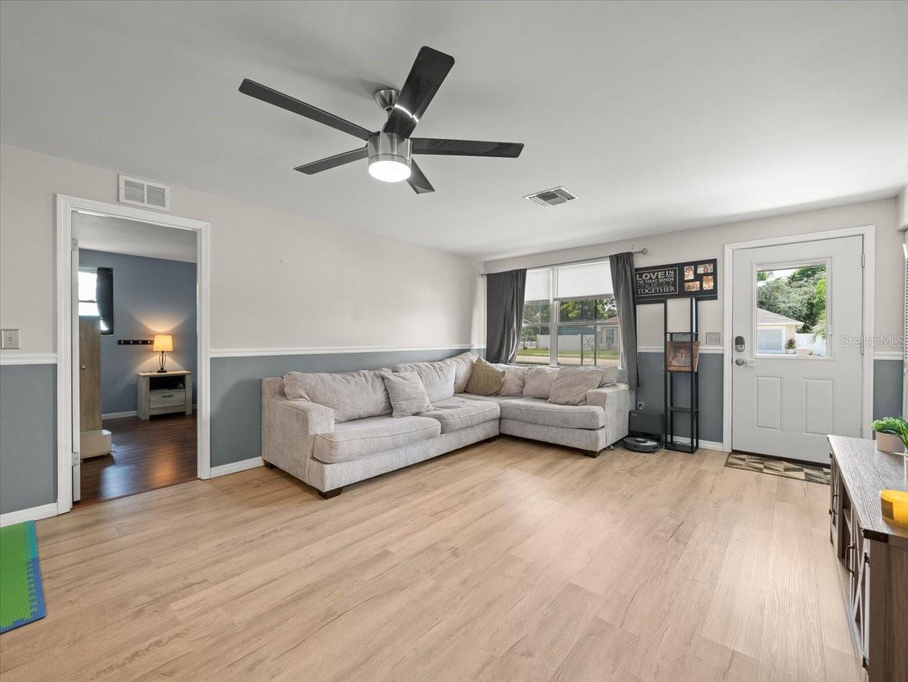 Image 4 of 42 For 9339 Miracle Drive