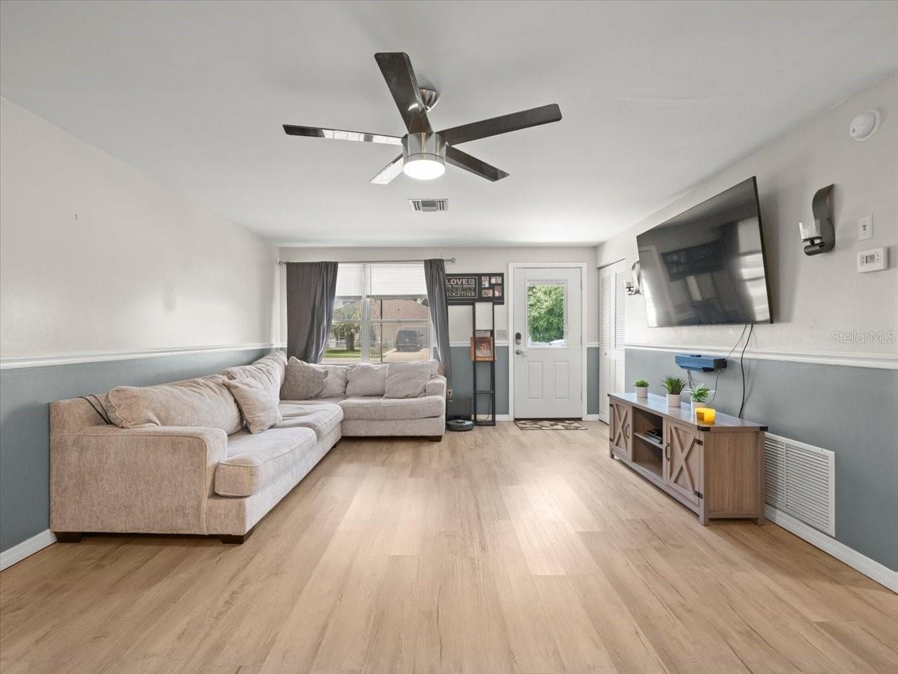 Image 6 of 42 For 9339 Miracle Drive