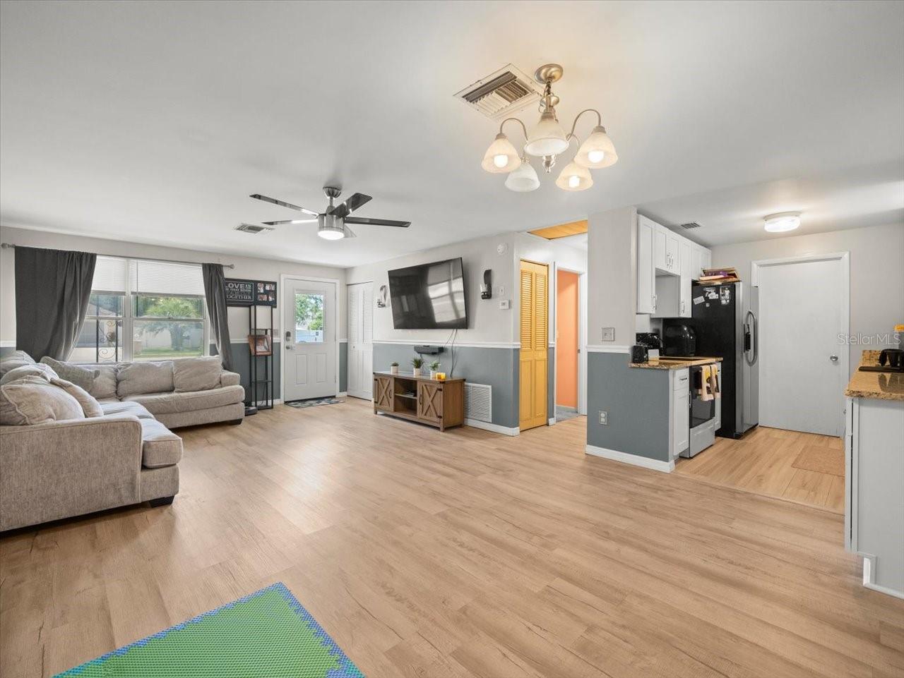 Image 9 of 42 For 9339 Miracle Drive