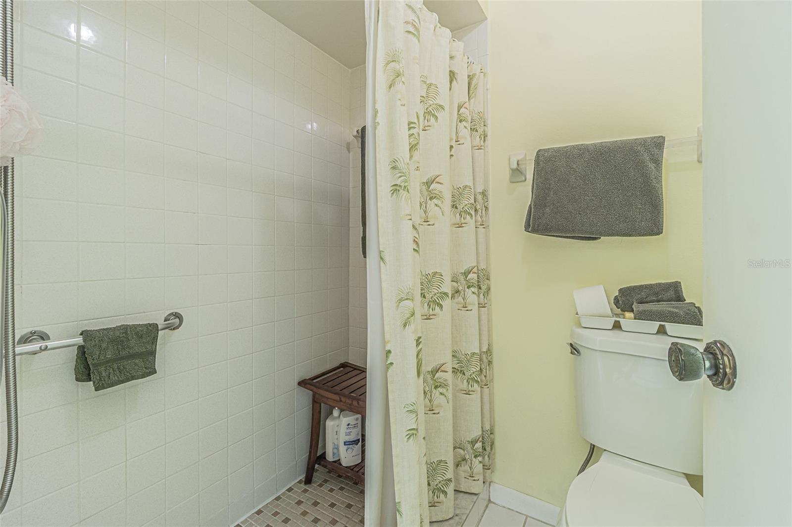 Image 16 of 32 For 1130 Orange Tree Circle W C