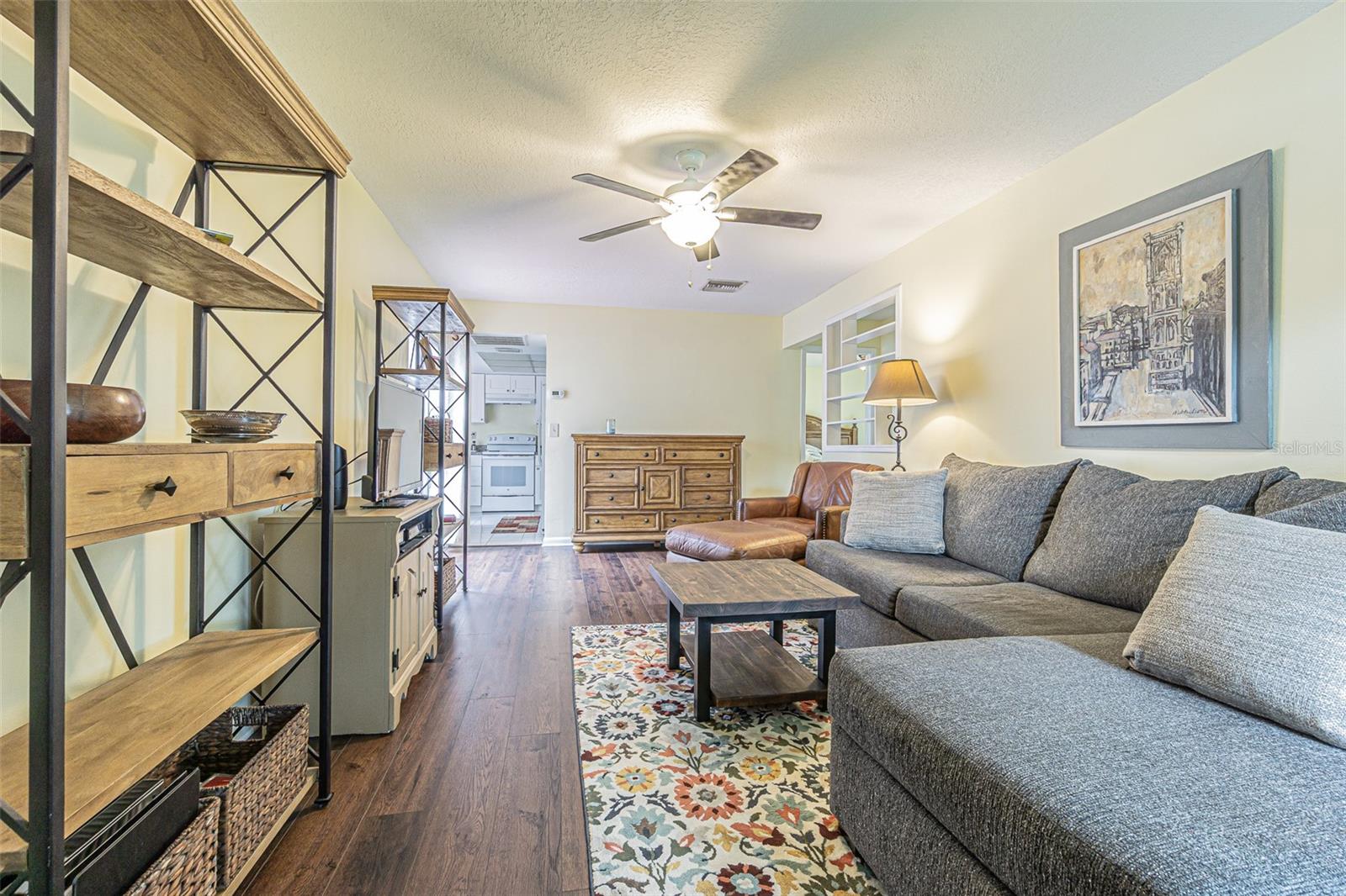 Image 4 of 32 For 1130 Orange Tree Circle W C