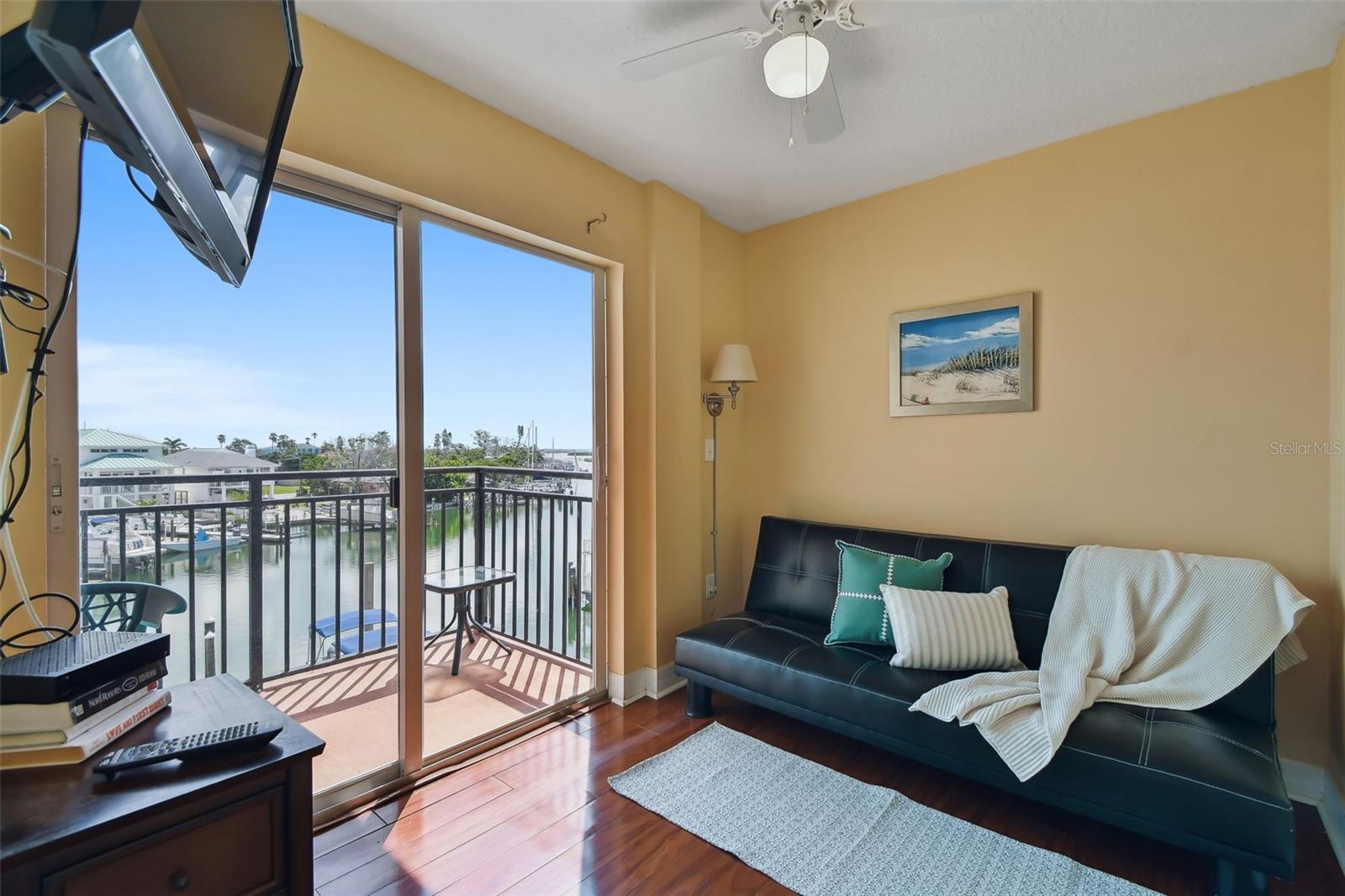 Image 15 of 26 For 13235 Gulf Boulevard 303
