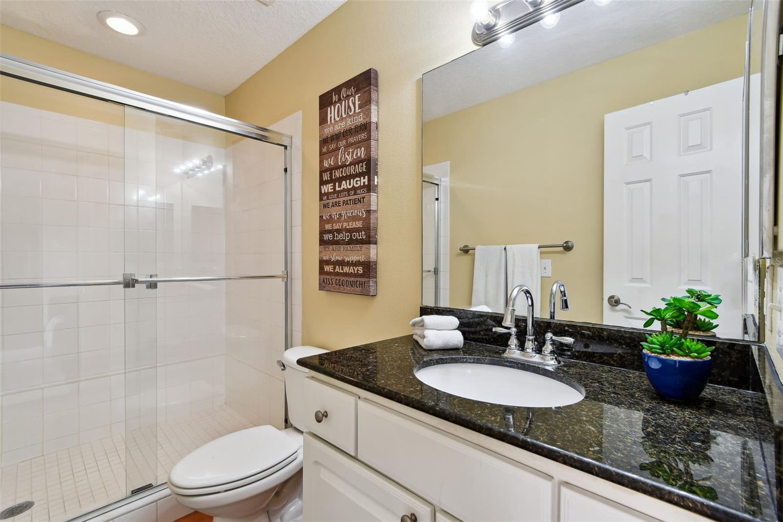 Image 16 of 26 For 13235 Gulf Boulevard 303