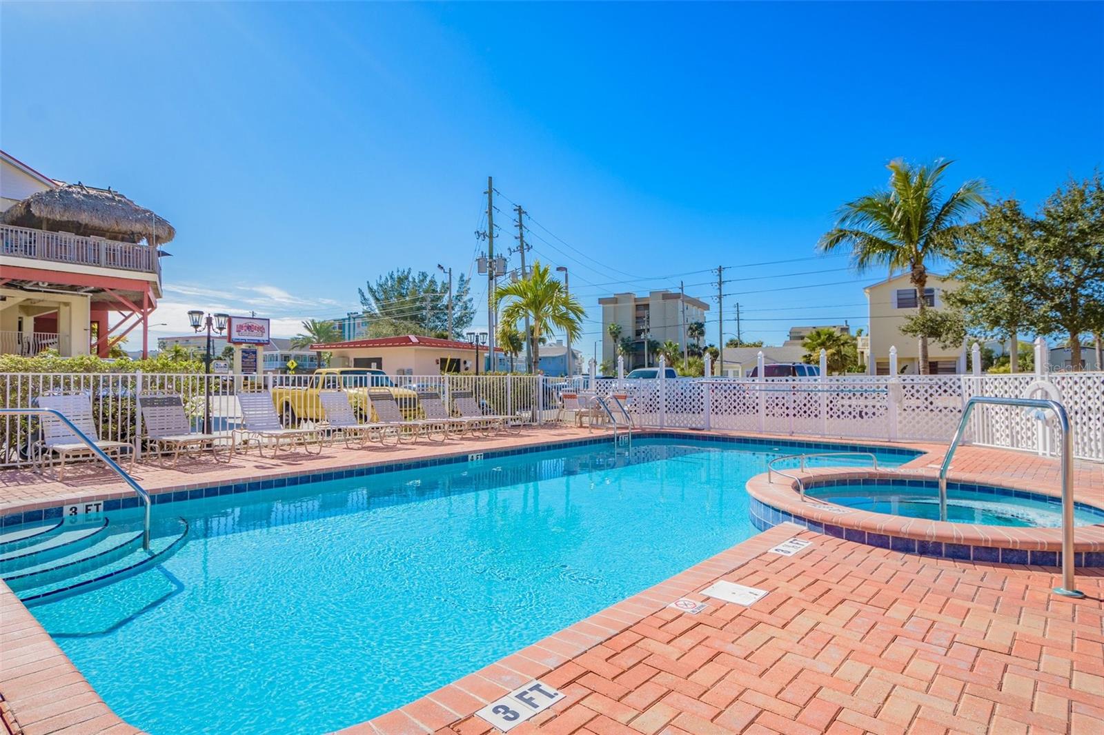 Image 19 of 26 For 13235 Gulf Boulevard 303