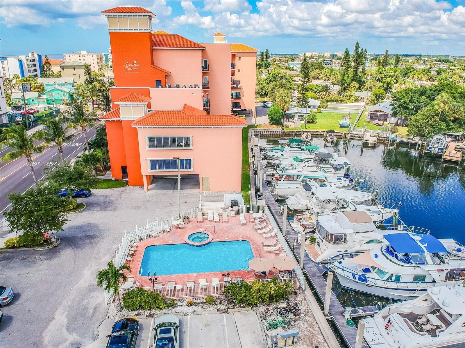 Image 23 of 26 For 13235 Gulf Boulevard 303