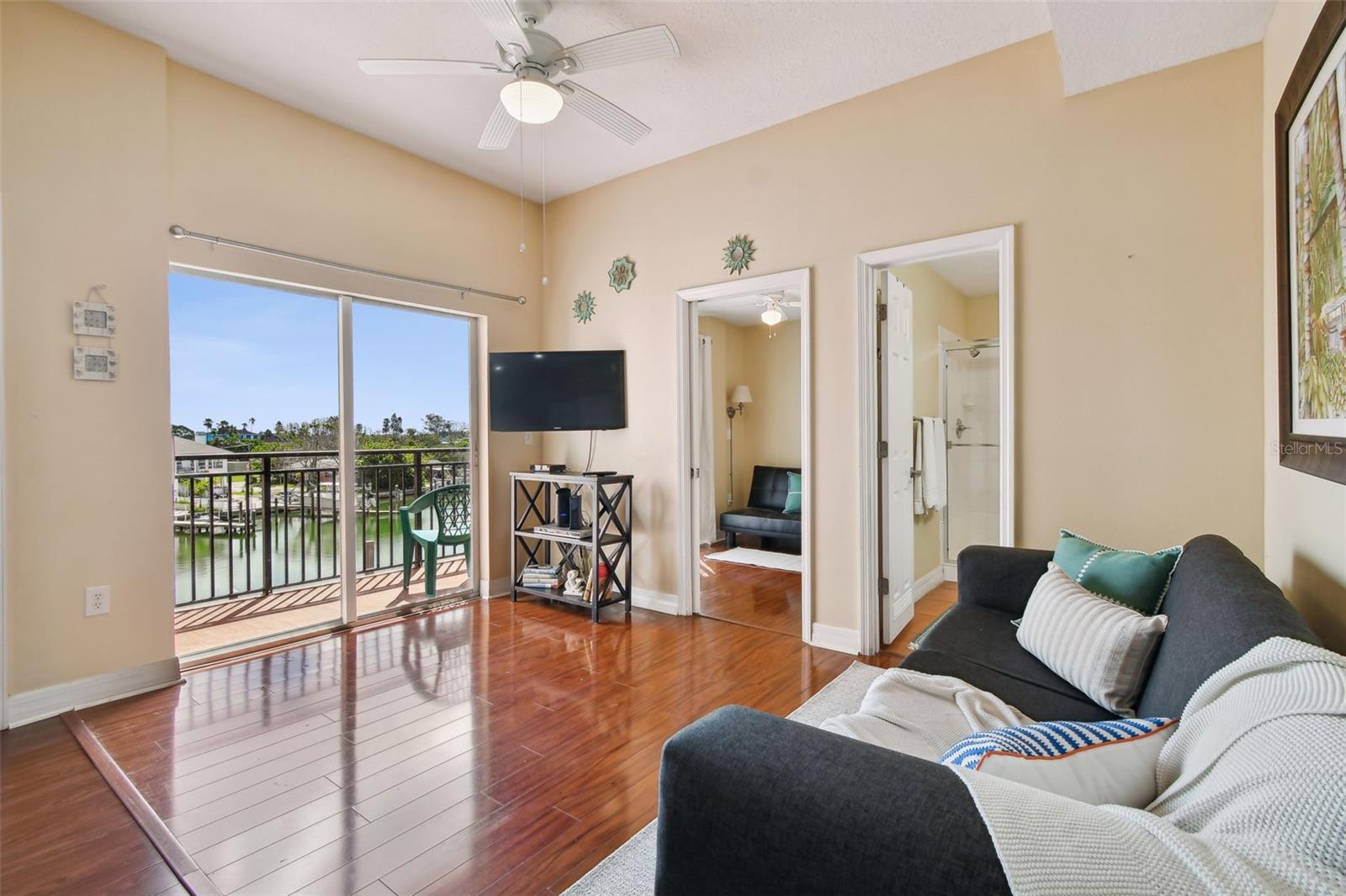 Image 5 of 26 For 13235 Gulf Boulevard 303
