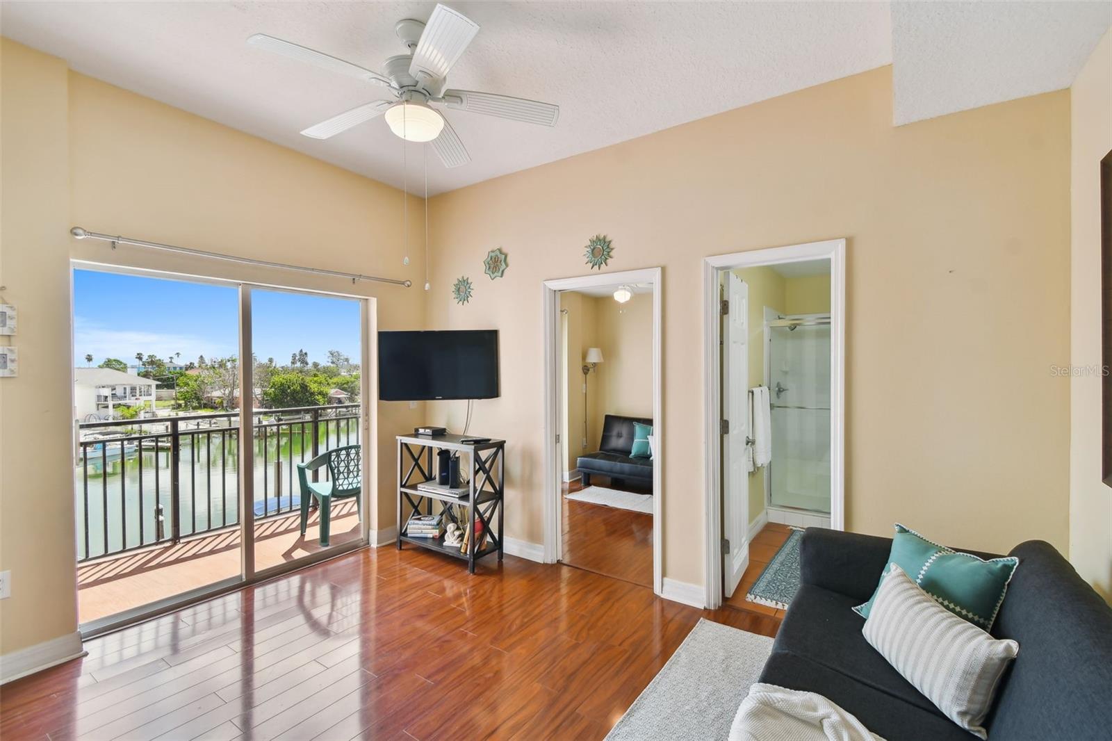 Image 7 of 26 For 13235 Gulf Boulevard 303