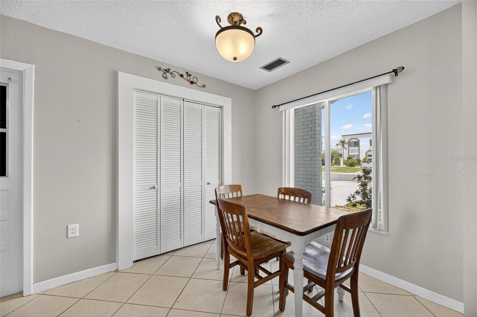 Image 13 of 65 For 1626 Costa Street
