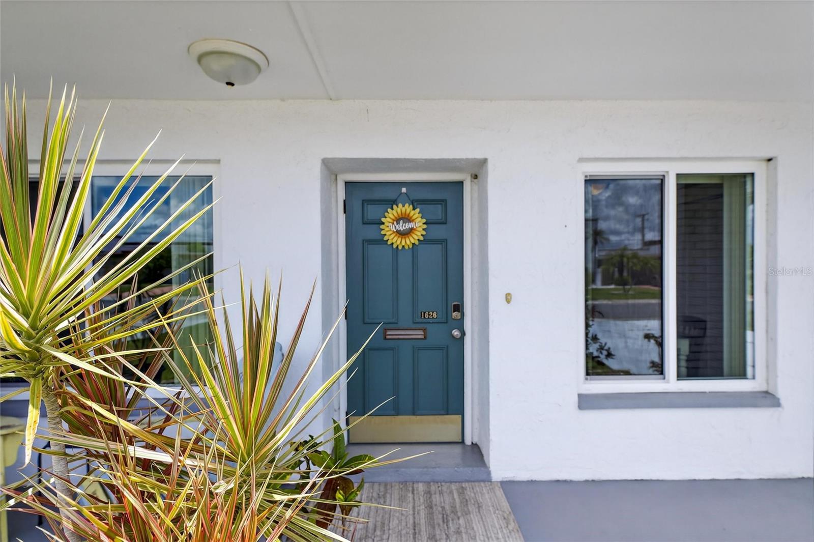 Image 3 of 65 For 1626 Costa Street