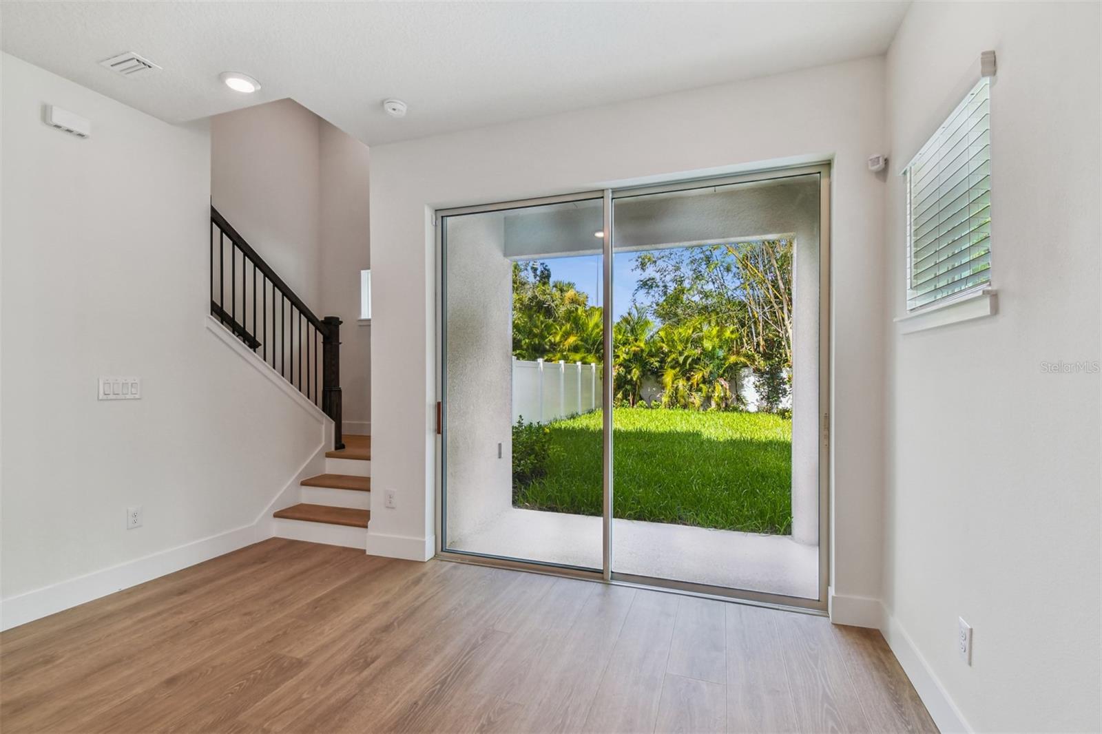 Image 19 of 22 For 2516 Palm Drive 2