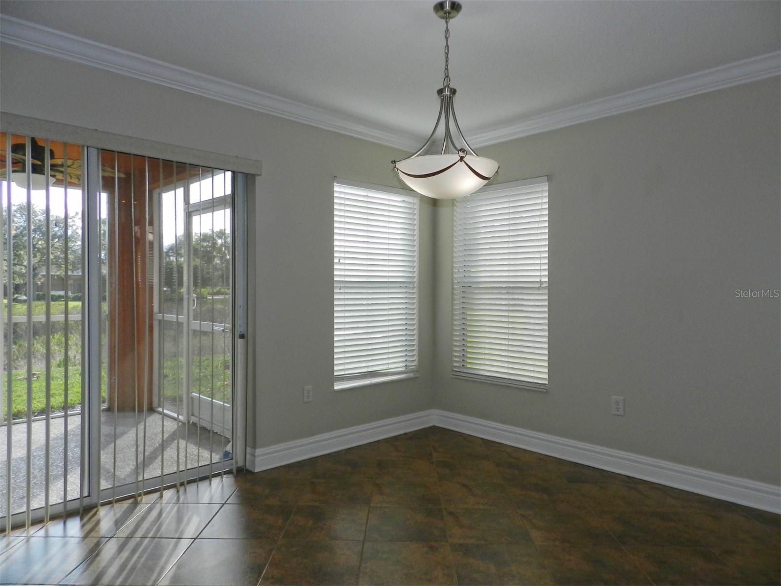 Image 4 of 30 For 10837 Kensington Park Avenue