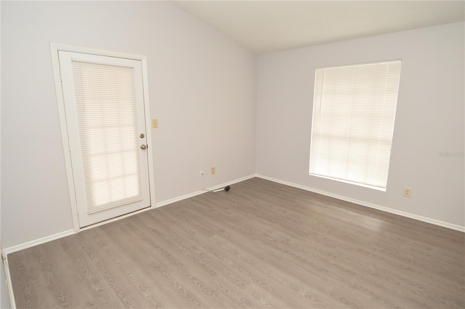 Image 17 of 93 For 8630 Mallard Reserve Drive 201
