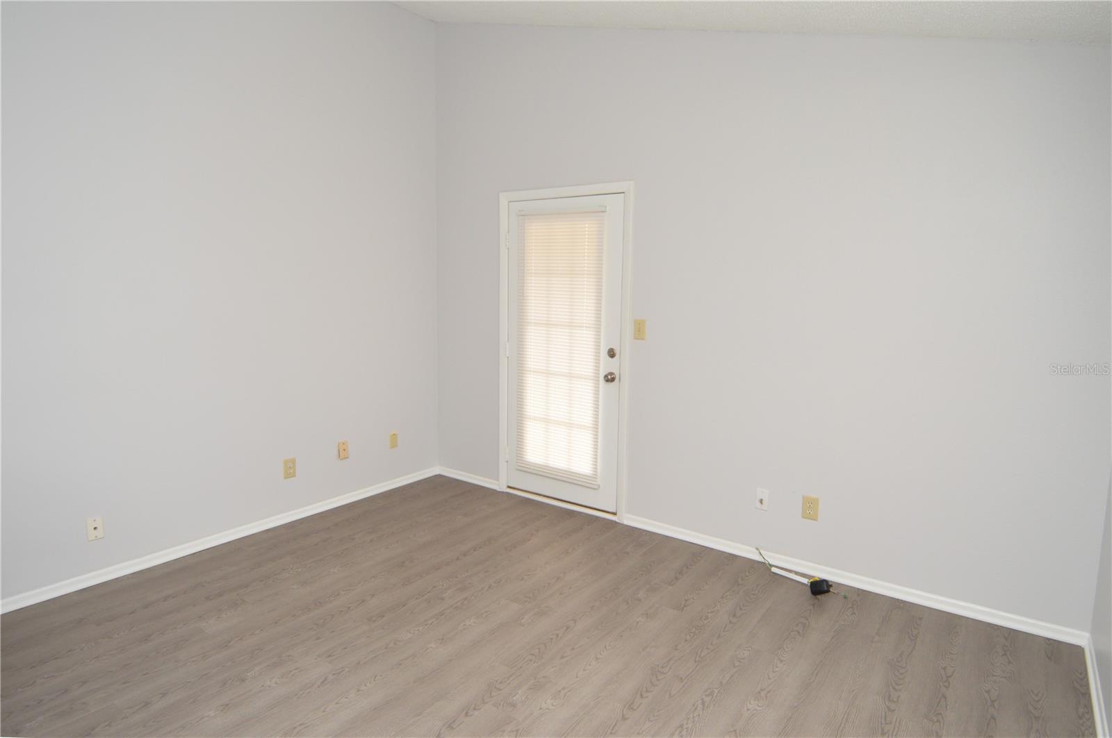 Image 21 of 93 For 8630 Mallard Reserve Drive 201