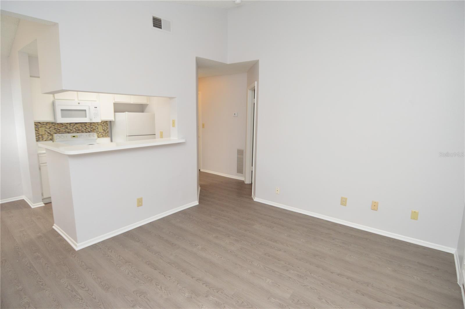 Image 6 of 93 For 8630 Mallard Reserve Drive 201