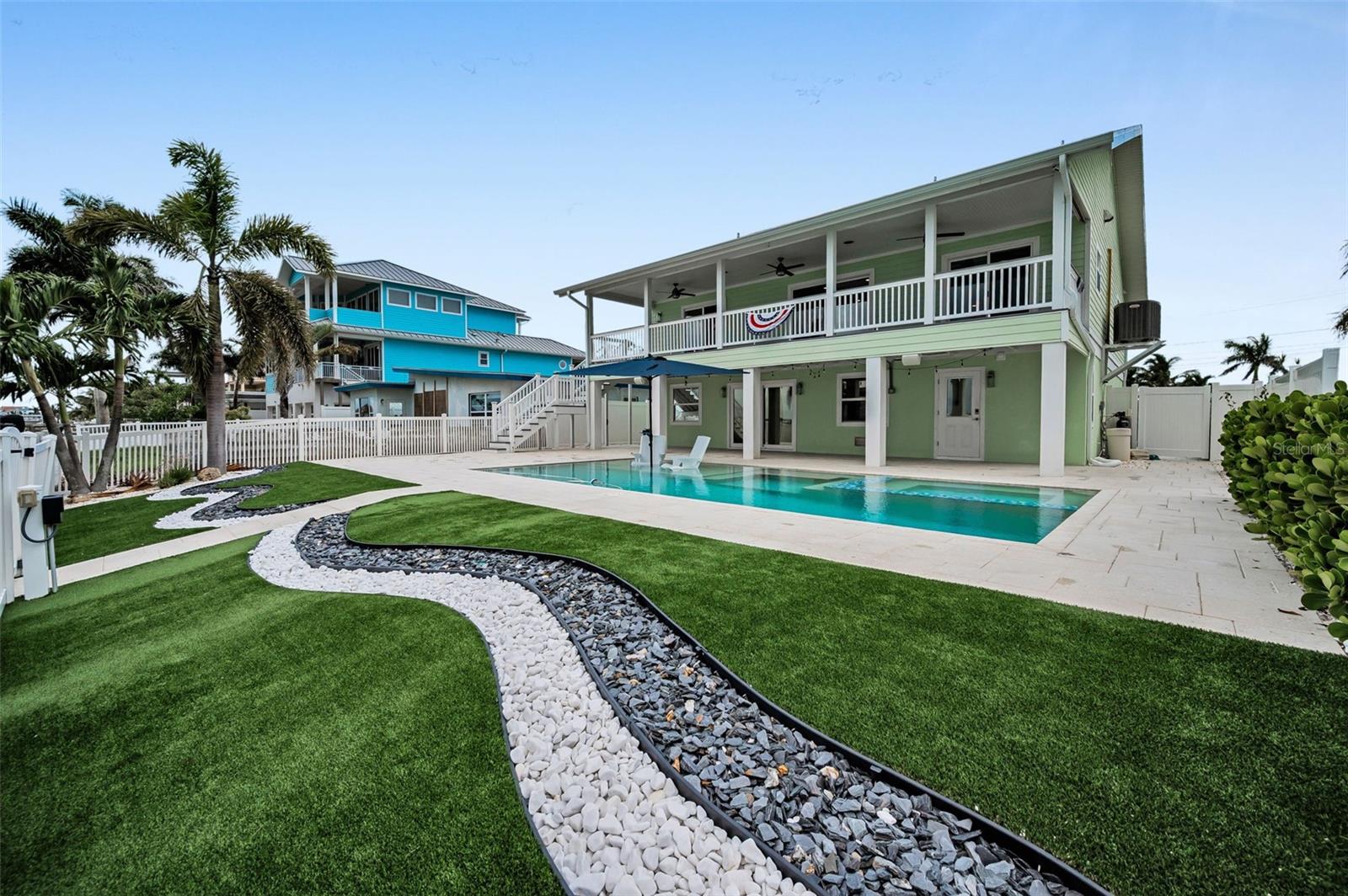 Listing photo id 0 for 804 Bay Point Drive