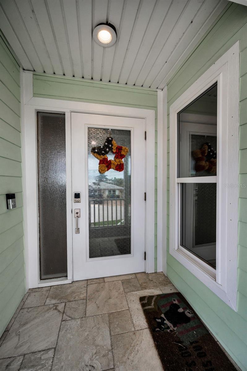 Listing photo id 18 for 804 Bay Point Drive