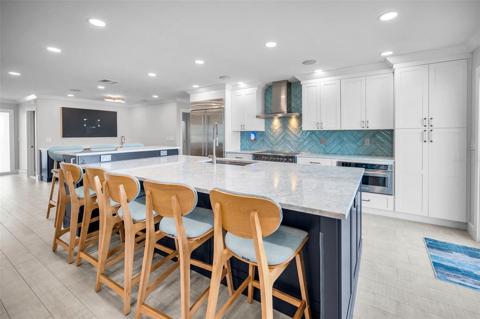 Listing photo id 27 for 804 Bay Point Drive