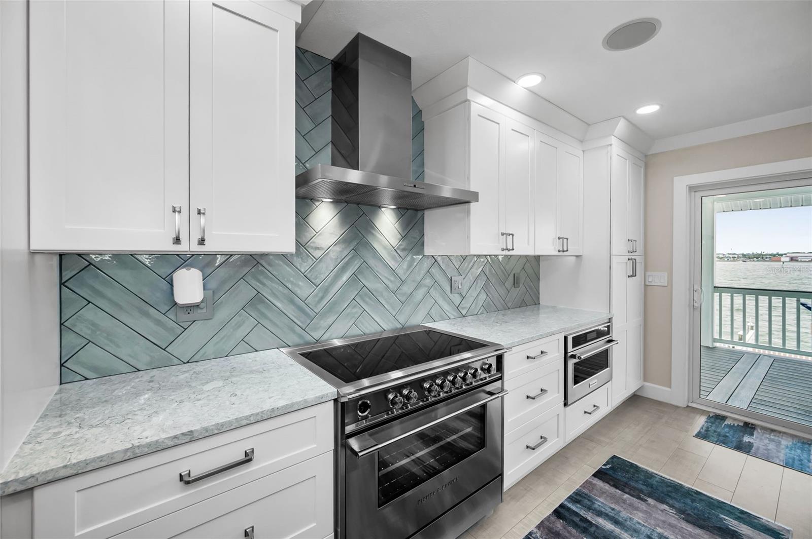 Listing photo id 34 for 804 Bay Point Drive