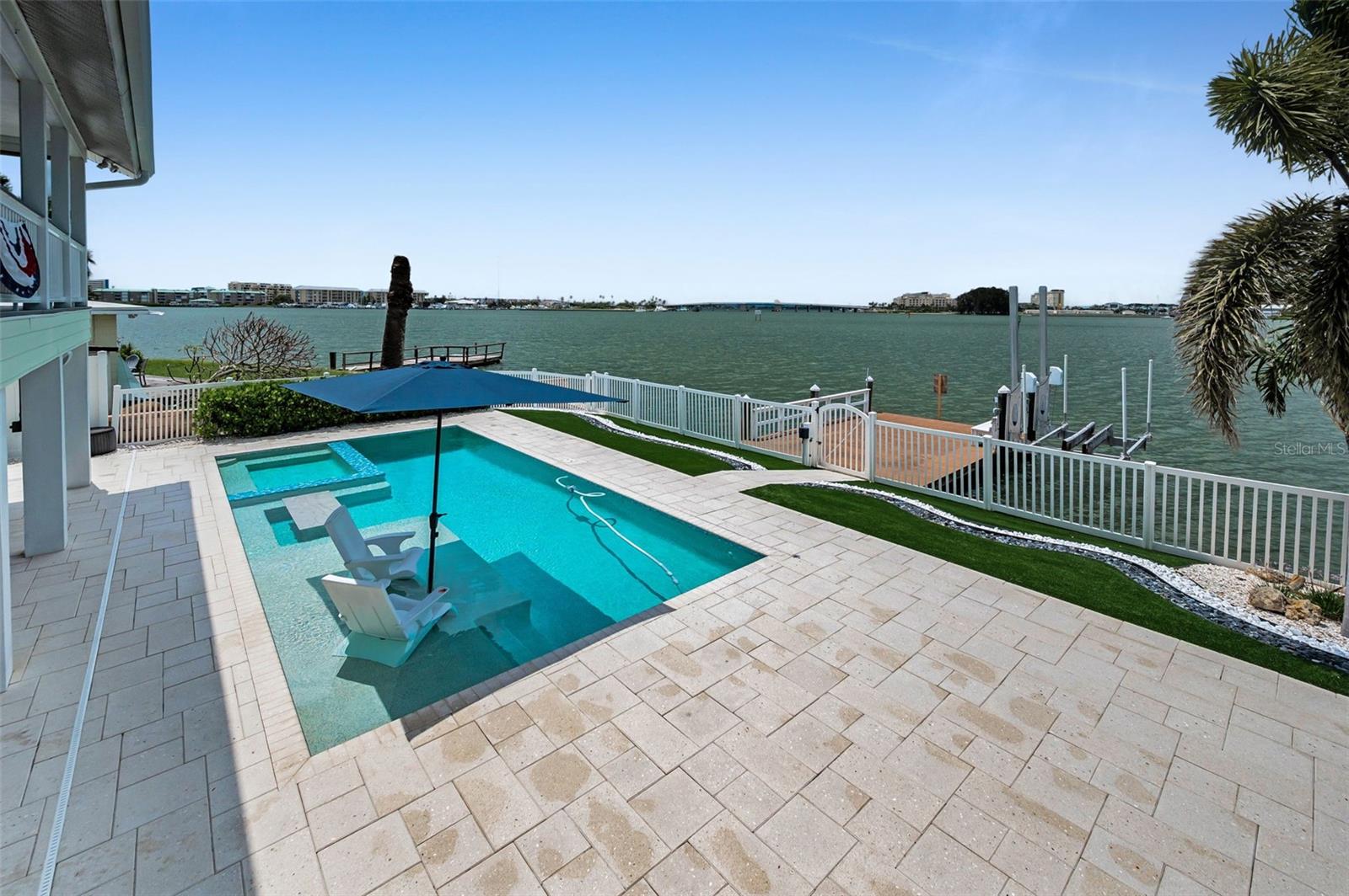 Listing photo id 43 for 804 Bay Point Drive