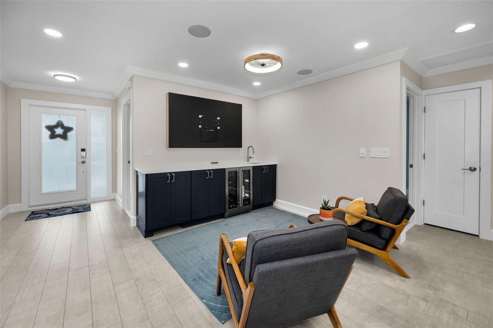 Listing photo id 45 for 804 Bay Point Drive