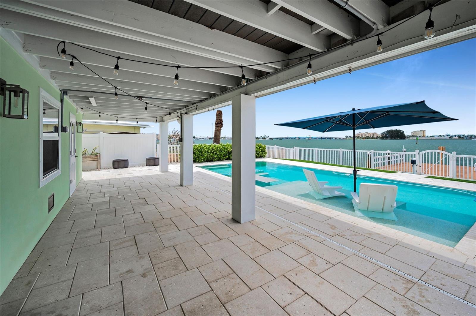 Listing photo id 68 for 804 Bay Point Drive