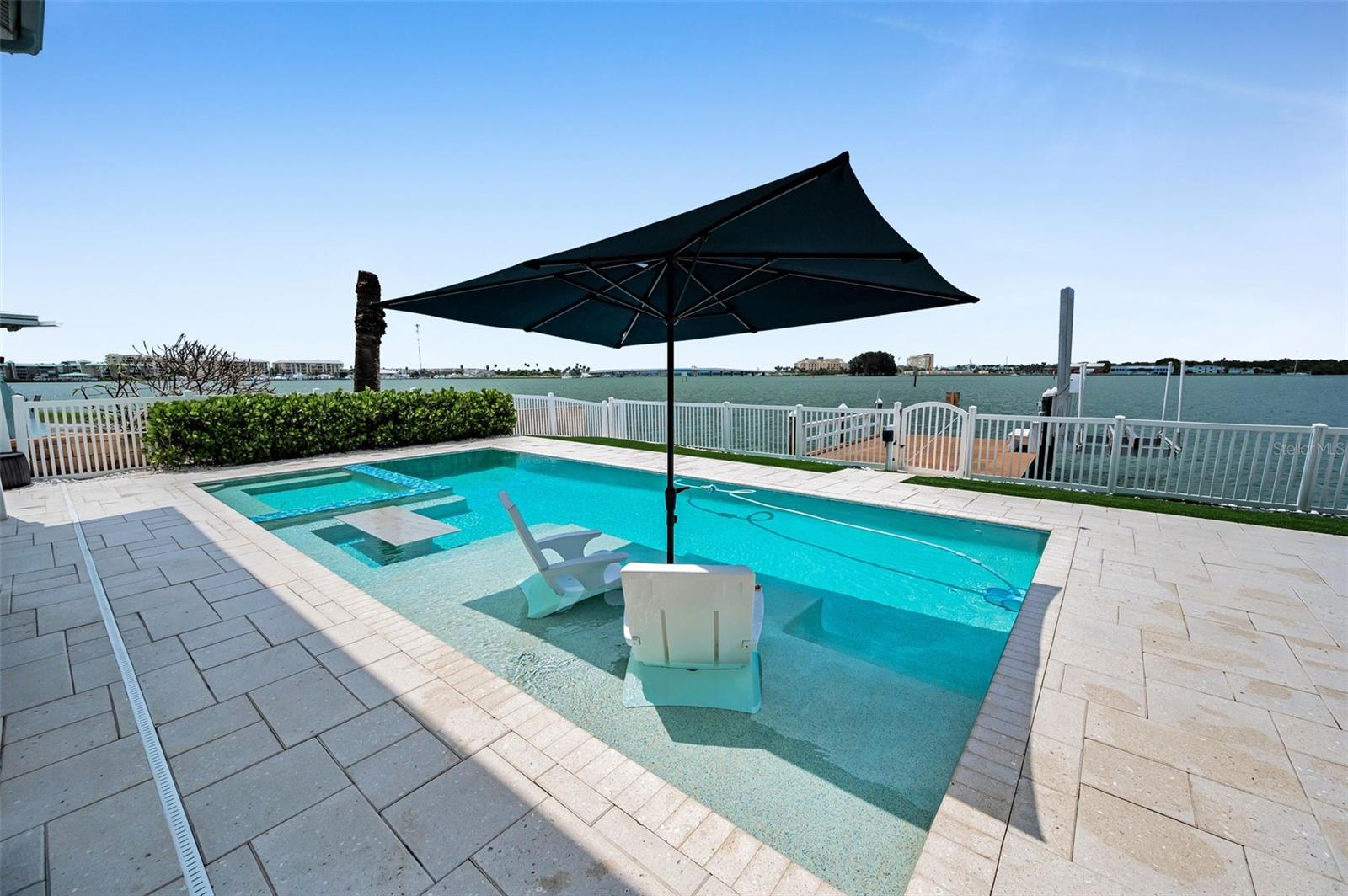 Listing photo id 72 for 804 Bay Point Drive