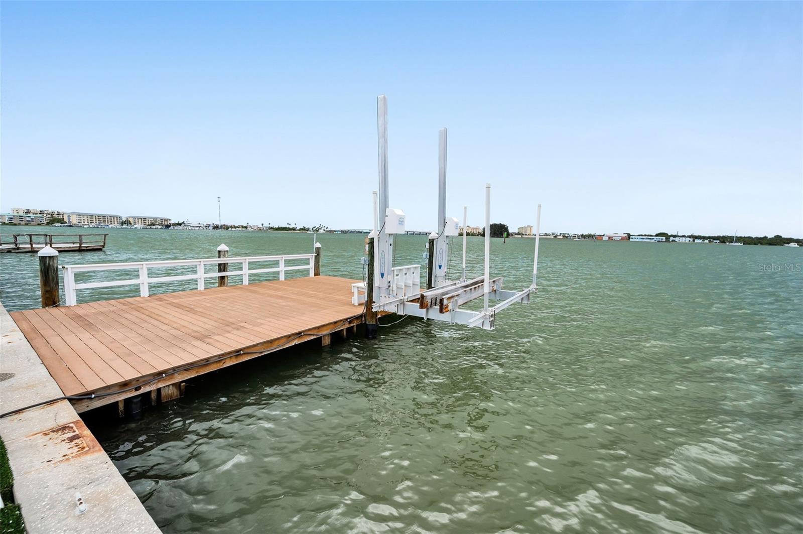 Listing photo id 79 for 804 Bay Point Drive